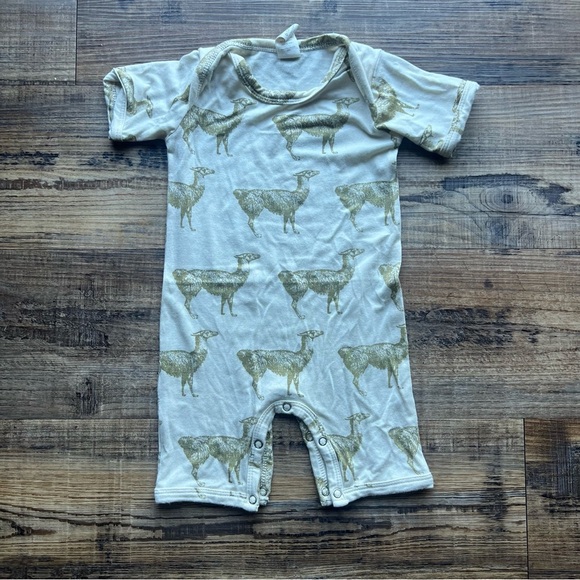 Kate Quinn Baby Fennel Llama Short  Sleeve Bamboo Romper 1 Piece Sz 6-12 Months - Picture 1 of 7